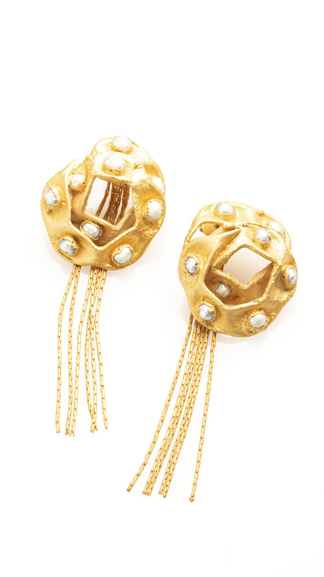 ACACIA EARRINGS WITH PEARLS AND CHAINS
