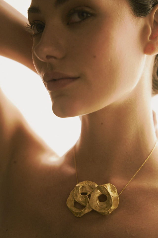 PIN Y COLLAR ACACIA