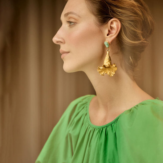 Labellum And Rough Emerald Earrings