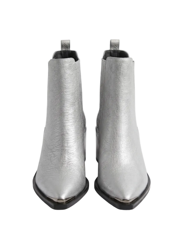 BOOT STUDY 04