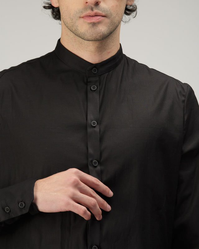 Camisa Slim negra A New Cross, look completo