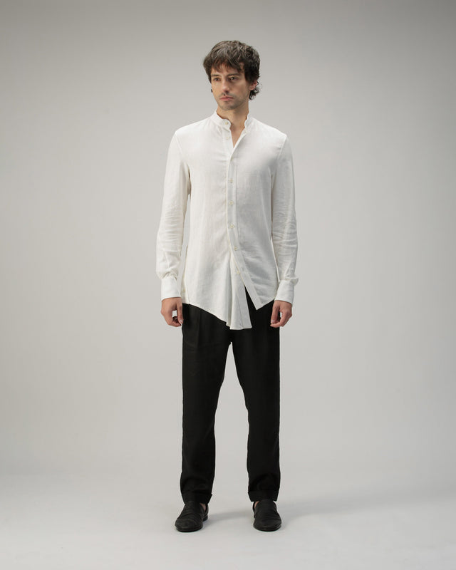 Camisa Tornado marfil de A New Cross con cuello nehru, vista frontal