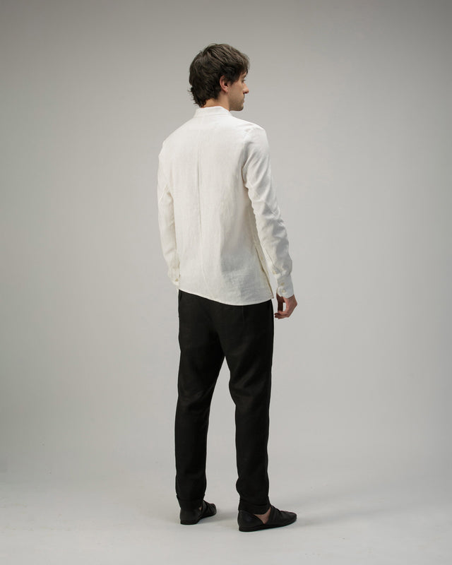 Detalle del cuello nehru de la Camisa Tornado marfil A New Cross