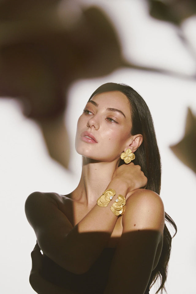 PULSERA HORTENSIAS DECONSTRUIDAS CON PERLA