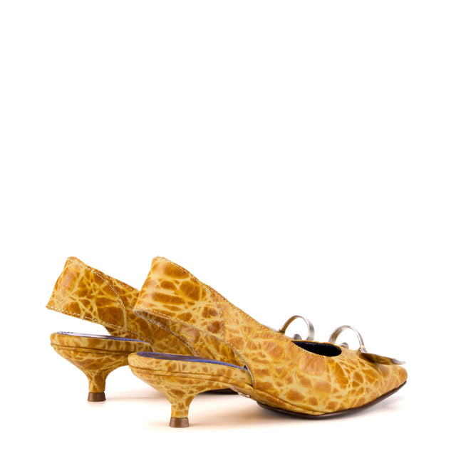 Zapato de cuero mostaza Candela de Patricia Mejía, clásico artesanal hecho a pedido