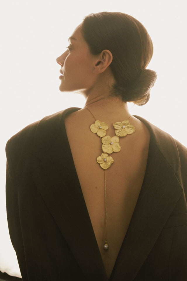 COLLAR HORTENSIAS Y PERLAS