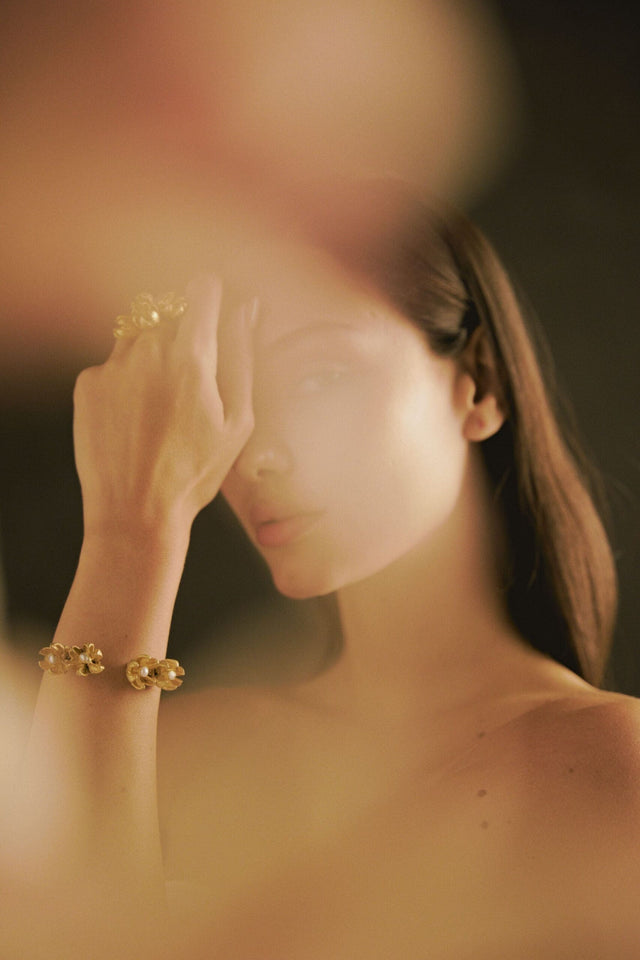 PULSERA SEMILLAS DE ENEBRO Y PERLAS