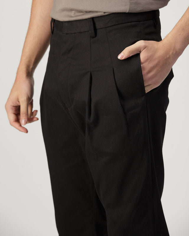 Pantalón chino de prenses en sarga de algodón A New Cross, look completo