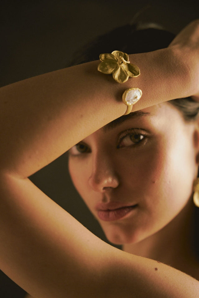 VANDA ORCHID BRACELET WITH PEARL