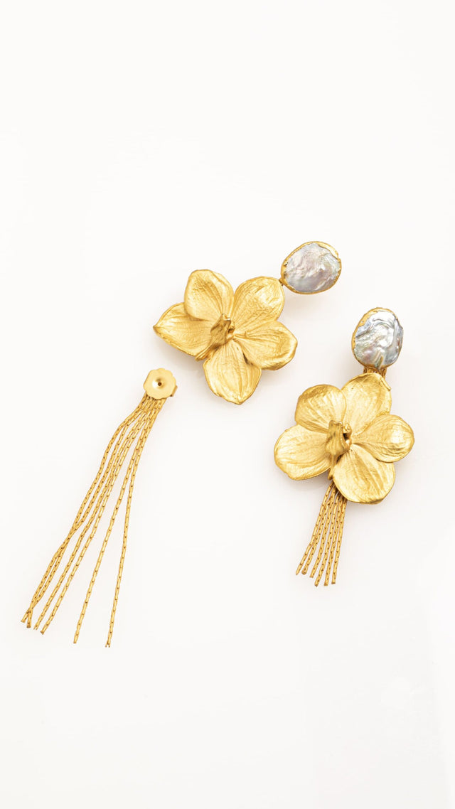 ARETES ORQUÍDEA VANDA CON PERLA Y CADENAS