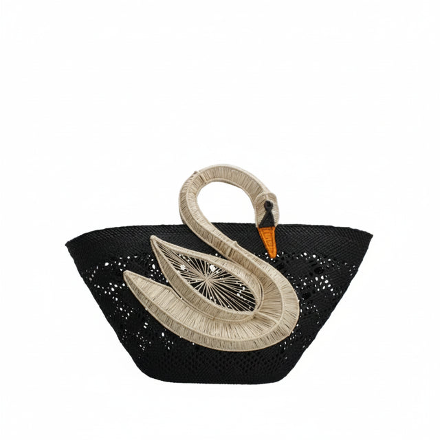Canasto Cisne Grande de Mercedes Salazar tejido a mano en rafia con manija en forma de cisne