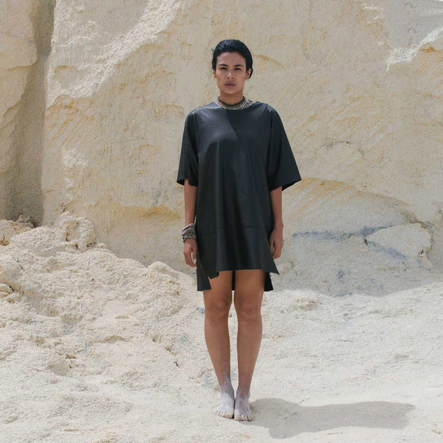 Reversible T - Black Suede
