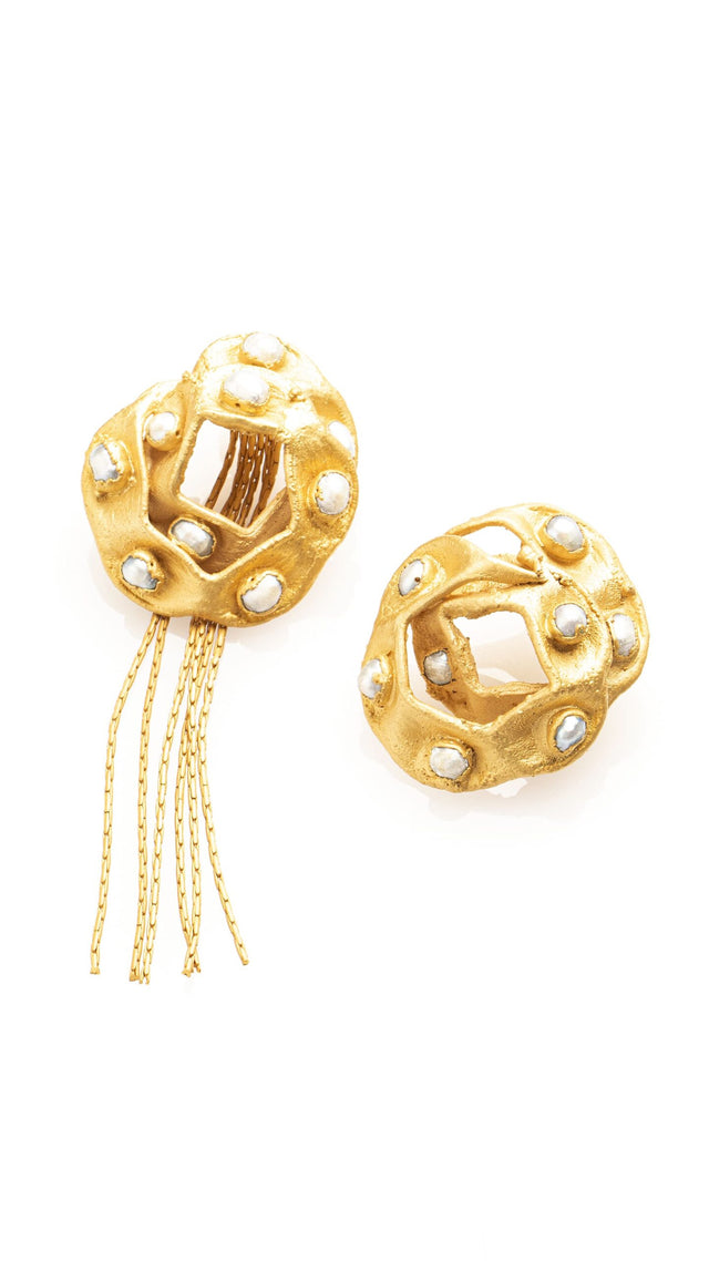 ACACIA EARRINGS WITH PEARLS AND CHAINS