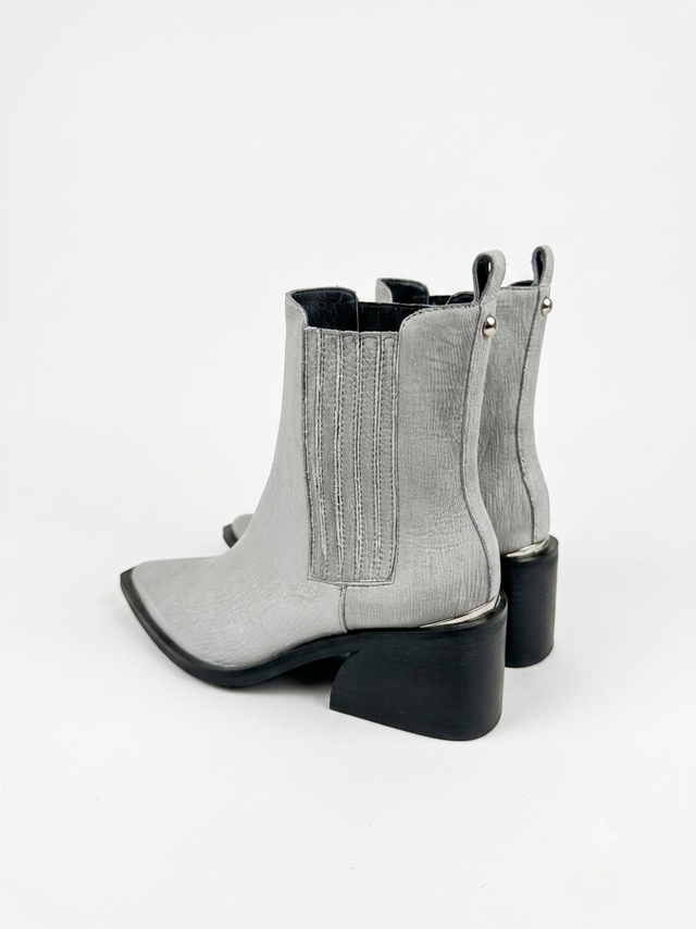 BOOT STUDY 04