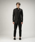 Camisa Tornado negra de A New Cross con cuello nehru, vista frontal