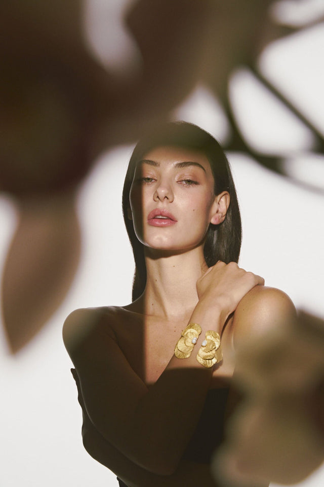 PULSERA HORTENSIAS DECONSTRUIDAS CON PERLA