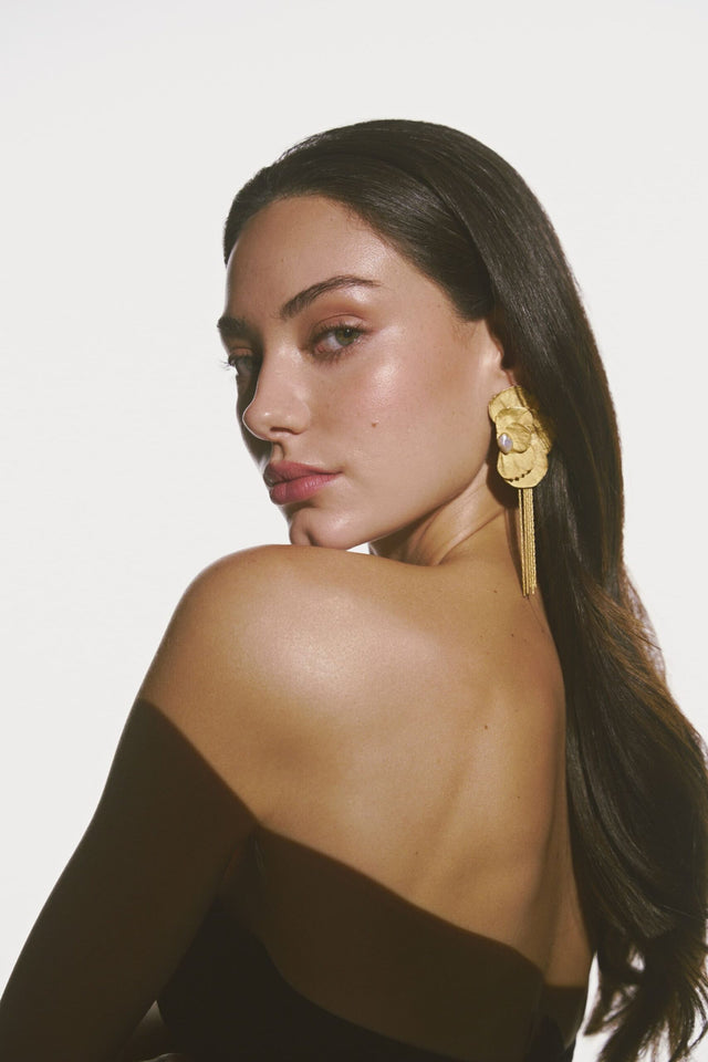 ARETES HORTENSIAS DECONSTRUIDAS CON PERLA Y CADENAS