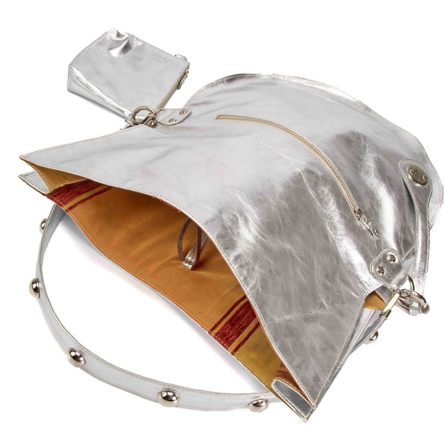 Bolso de cuero plata Lucia con correa removible, marroquinería artesanal colombiana de Patricia Mejía en El Dorado Edit