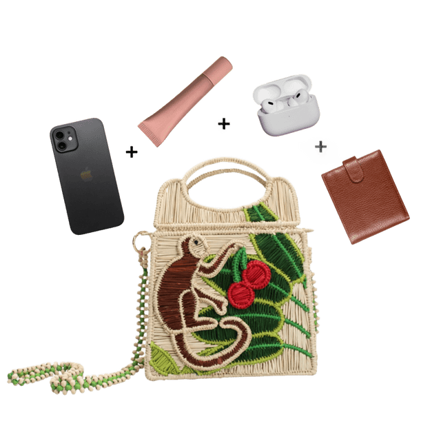Detalle de la cartera Jungla Paradisiaca de Mercedes Salazar en rafia