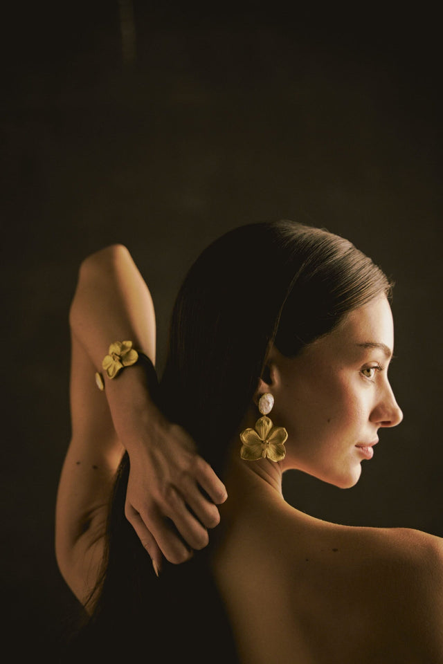 VANDA ORCHID EARRINGS WITH PEARL