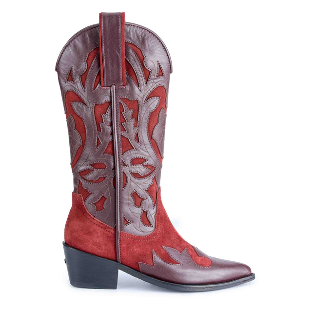 Bota texana Proyecto en cuero hecha a mano por artesanos colombianos, colección Peggy 2025-2 de Patricia Mejía
