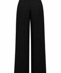 Aren Pants de MateriaCruda, detalle de las alforzas verticales